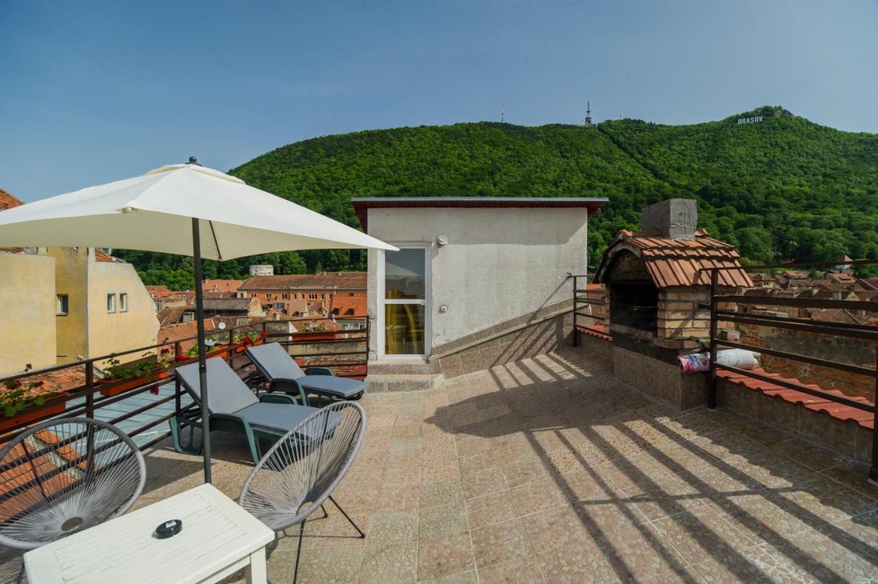 Rooftop Central Apartment Braşov Esterno foto