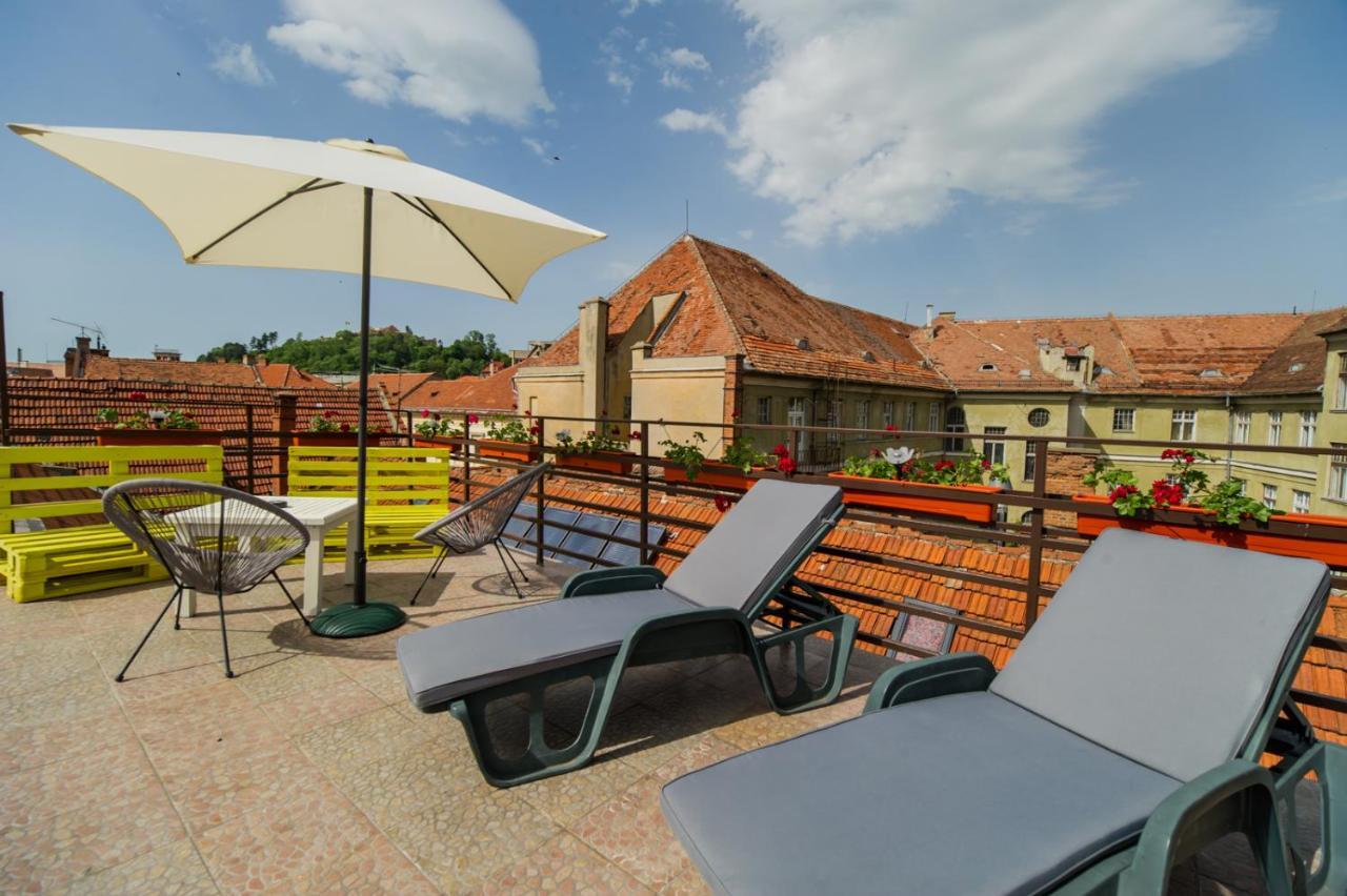Rooftop Central Apartment Braşov Esterno foto
